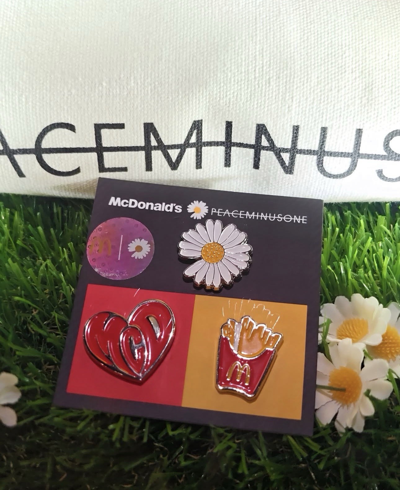 SEOUL KOREA EXCLUSIVE McDonalds x G-Dragon PEACEMINUSONE Pin Set GD
