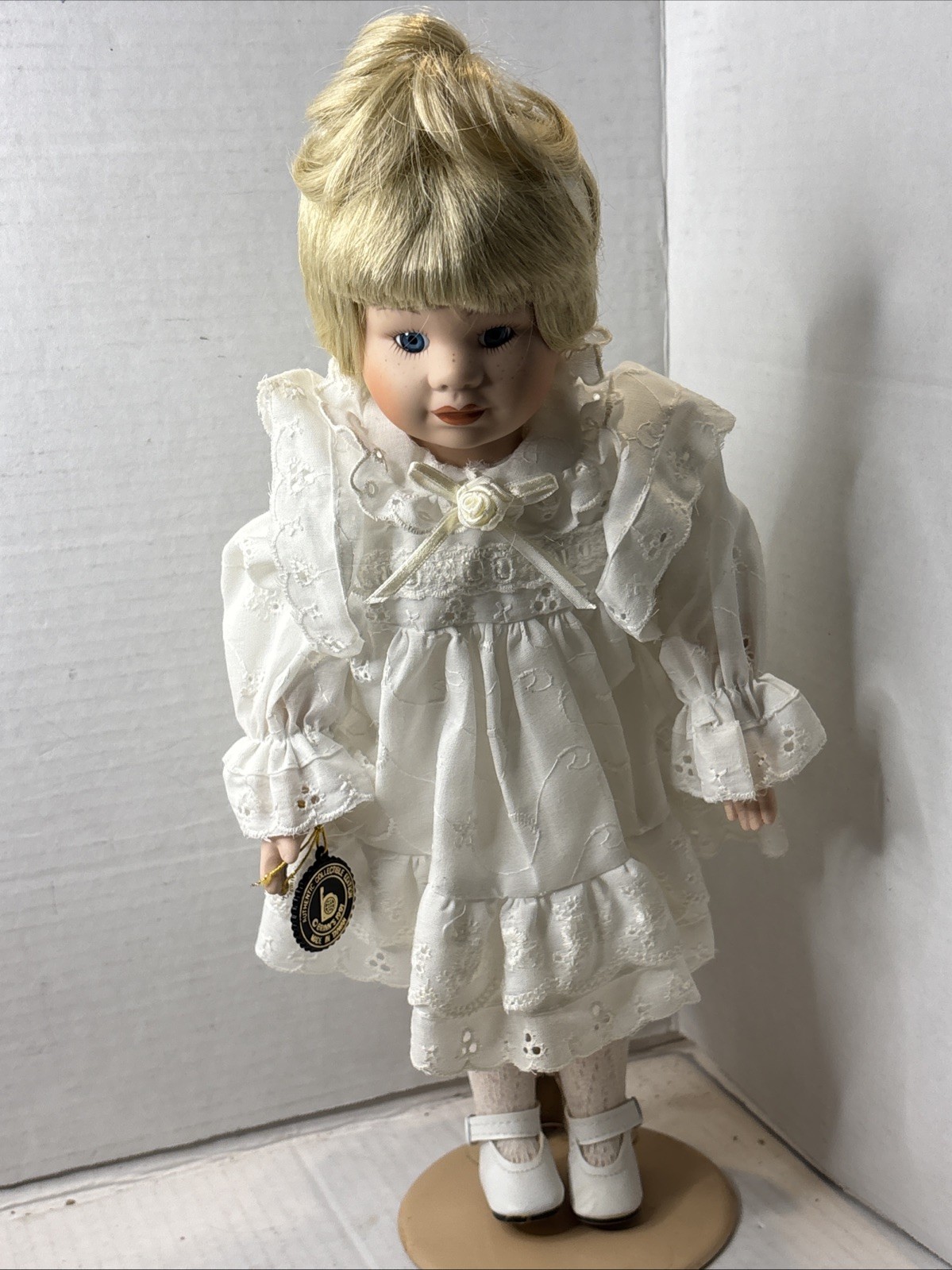Brinn’s Porcelain Doll 1991 Blonde Baby Doll Short Hair, Freckles, Blue Eyes 14” Brinn’s Porcelain Doll 1991 Blonde Baby Doll Short Hair, Freckles, Blue Eyes 14”