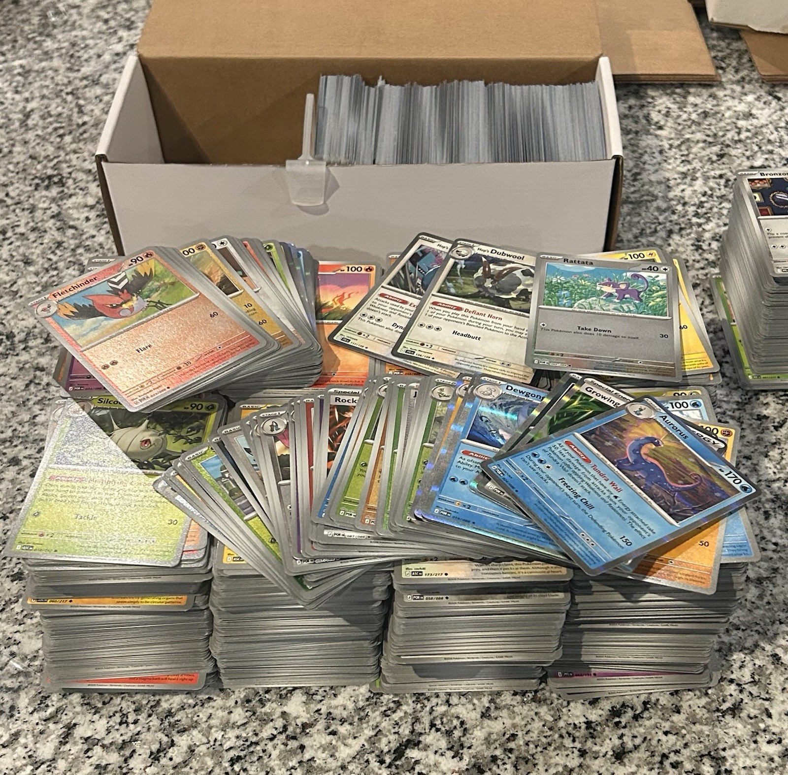 Bulk Pokémon Lot 500+ Non-Holo, Holo, Reverse Holo. 450+ C/UC, 50 Rare Holo & RH Bulk Pokémon Lot 500+ Non-Holo, Holo, Reverse Holo. 450+ C/UC, 50 Rare Holo & RH