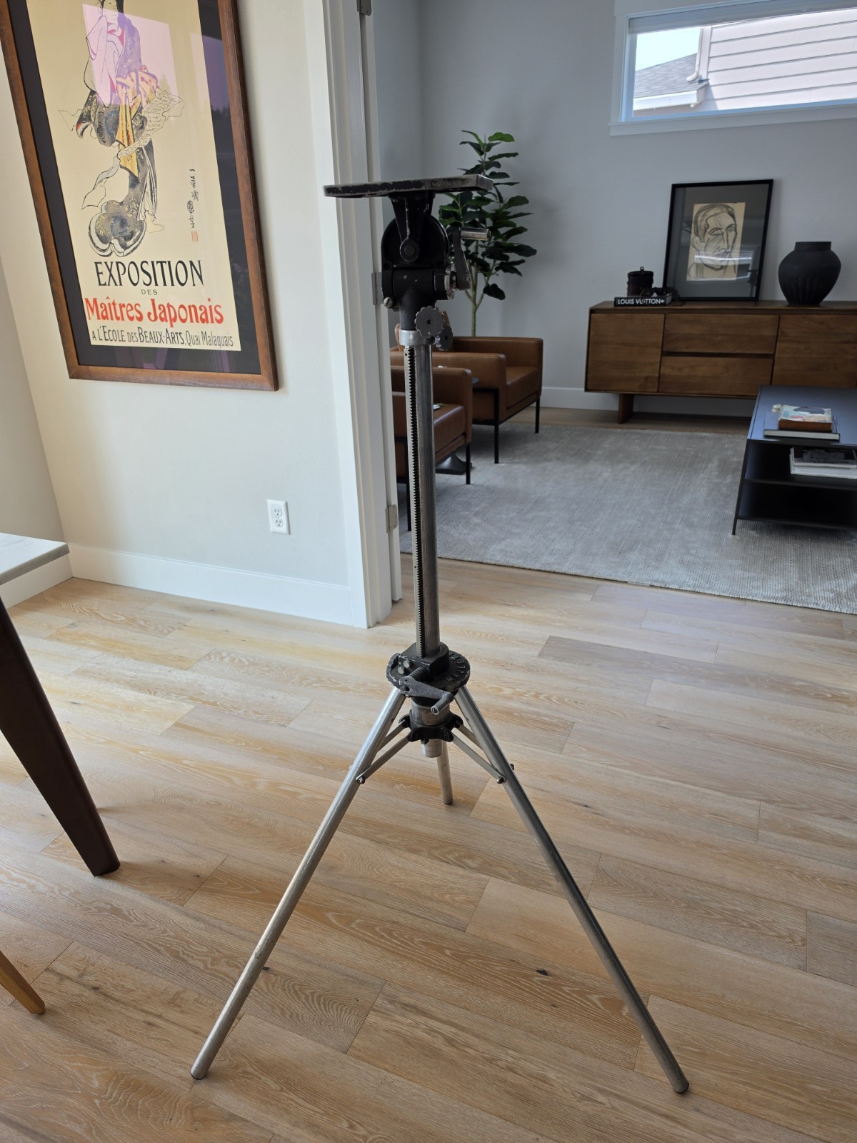 Majestic Vintage Large Format Tripod Majestic Vintage Large Format Tripod