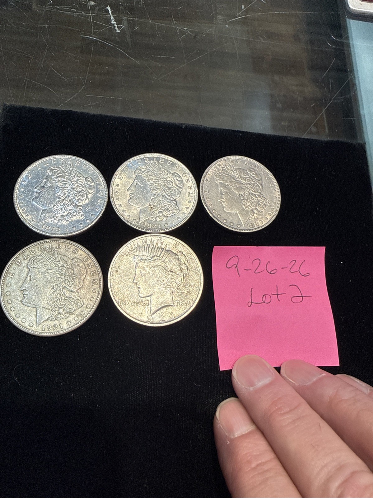 lot of 4 morgan silver dollars And 1 Peace Dollar lot of 4 morgan silver dollars And 1 Peace Dollar