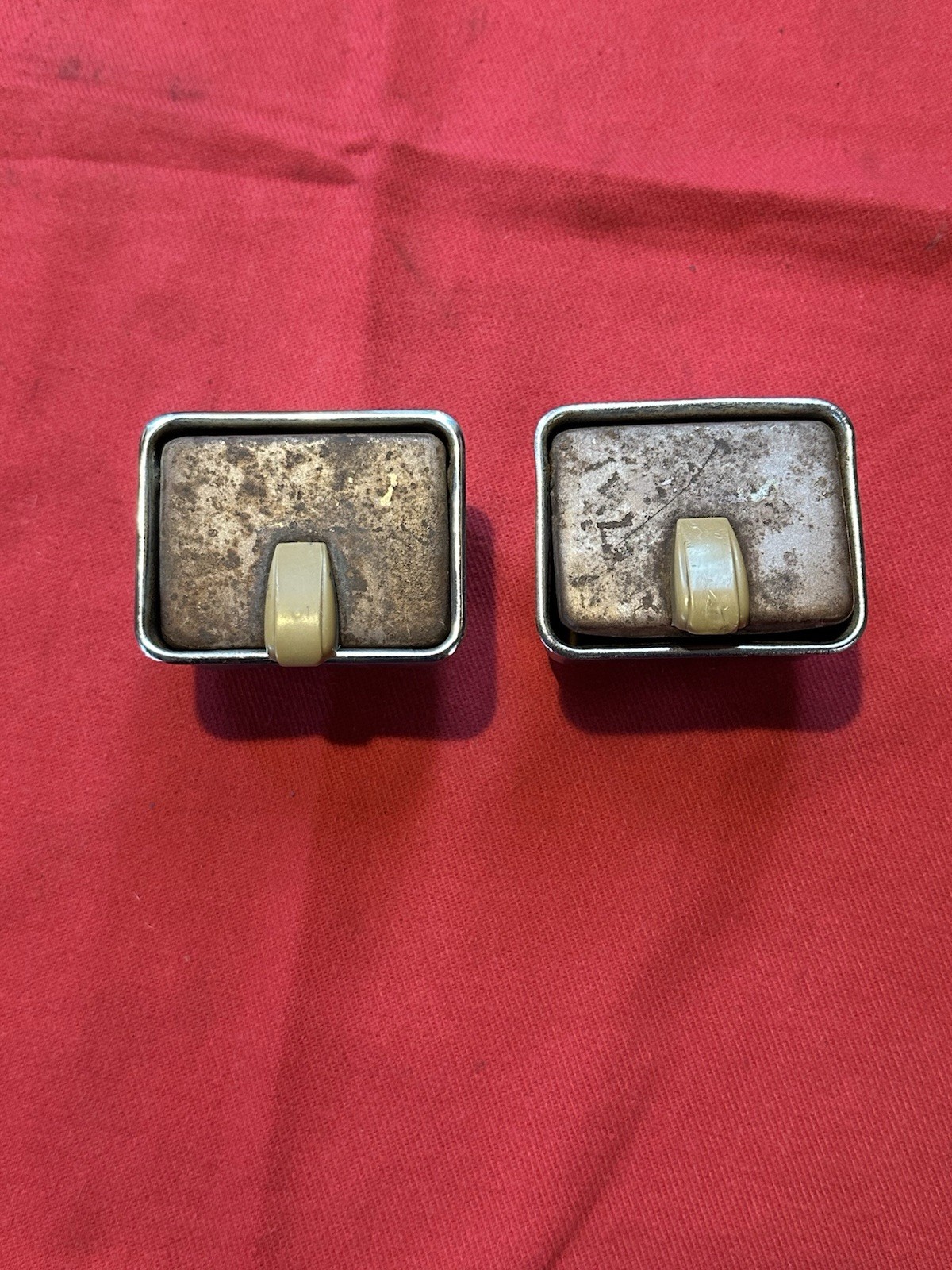 PAIR (2) 1954-1958 OLDSMOBILE 88 98 REAR ASHTRAYS HOLIDAY COUPES & CONVERTIBLES PAIR (2) 1954-1958 OLDSMOBILE 88 98 REAR ASHTRAYS HOLIDAY COUPES & CONVERTIBLES