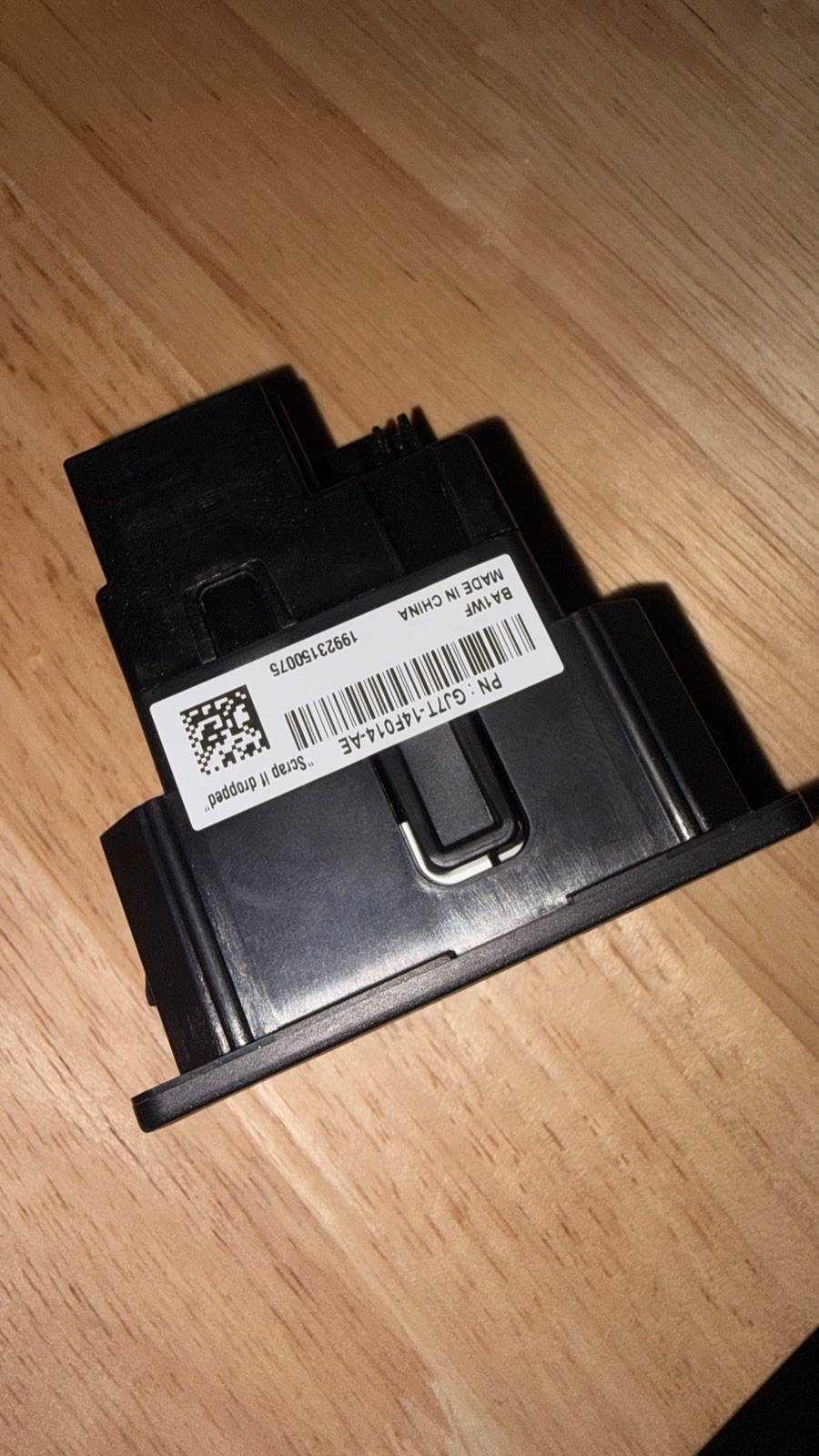 17-19 LINCOLN MKC FRONT CENTER CONSOLE DUAL USB CHARGER SOCKET PORT, OEM LOT3665 17-19 LINCOLN MKC FRONT CENTER CONSOLE DUAL USB CHARGER SOCKET PORT, OEM LOT3665