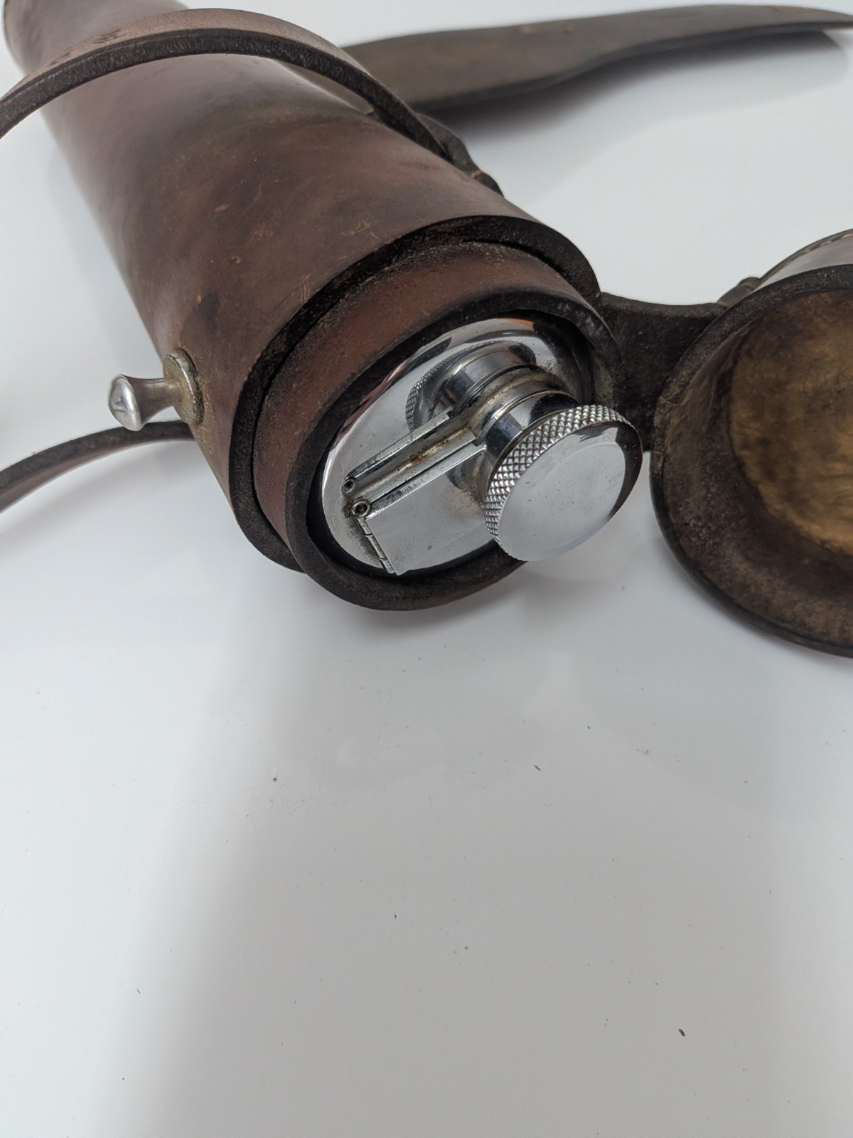 Vintage English Fox Hunting Leather Covered Flask in Brown Leather Saddle Cask. Vintage English Fox Hunting Leather Covered Flask in Brown Leather Saddle Cask.