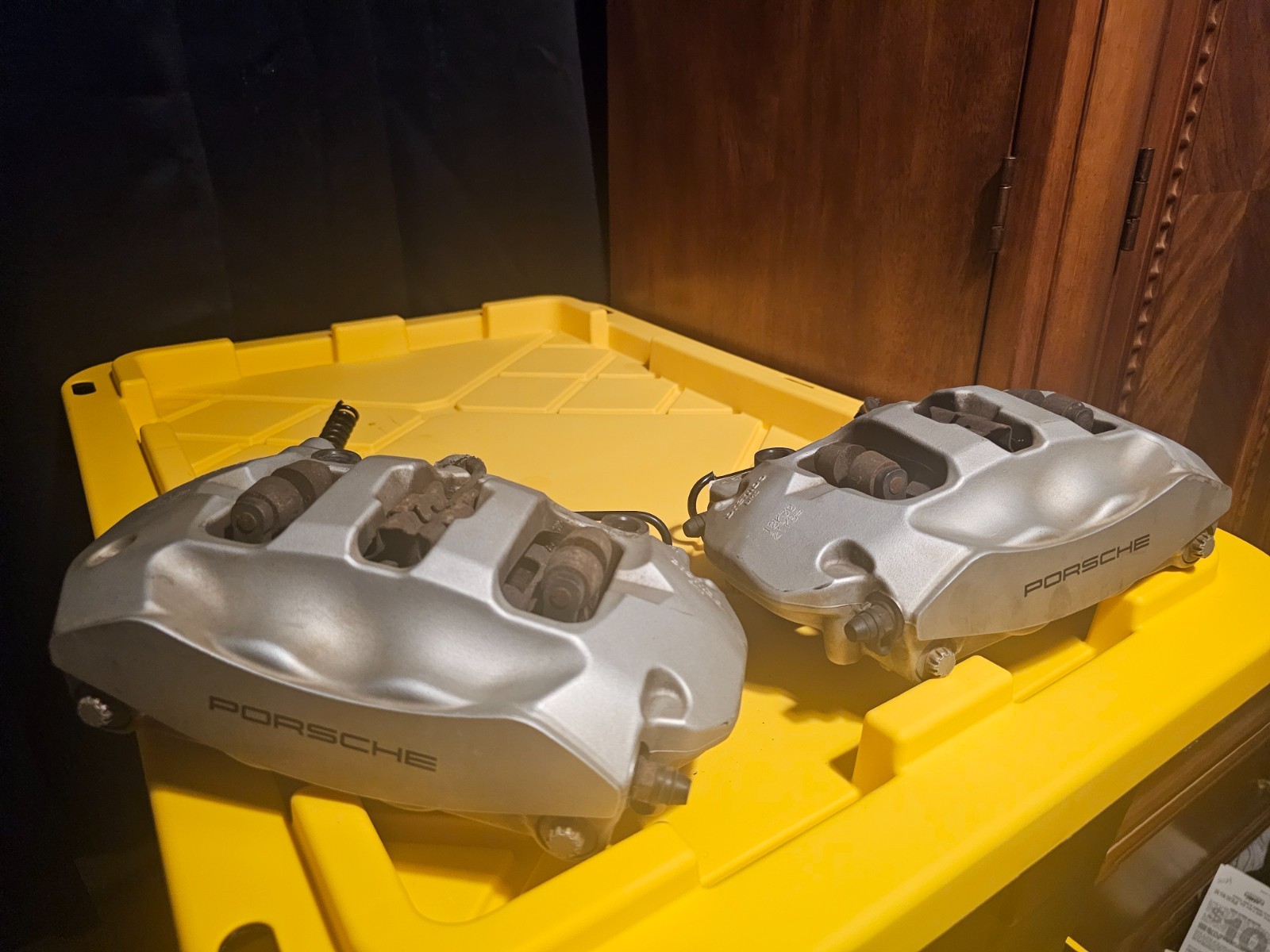 2011-2018 Porsche Cayenne Rear Brake Caliper Set Brembo OEM