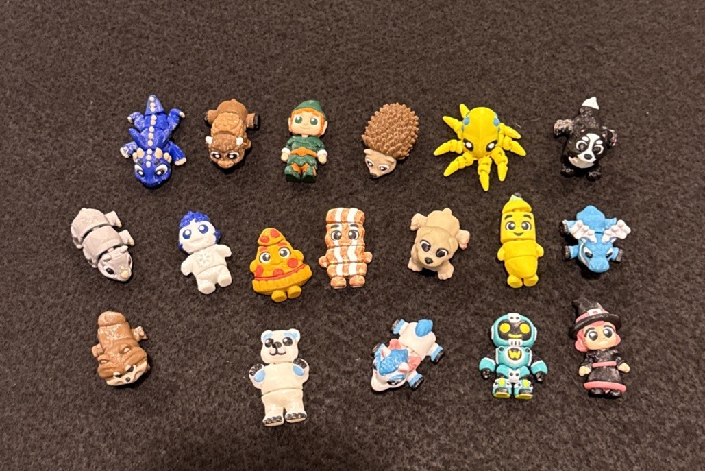 Wigglitz Wiggly Mini Fidget Figures Lot of 18 with Rares and bin exclusives Wigglitz Wiggly Mini Fidget Figures Lot of 18 with Rares and bin exclusives