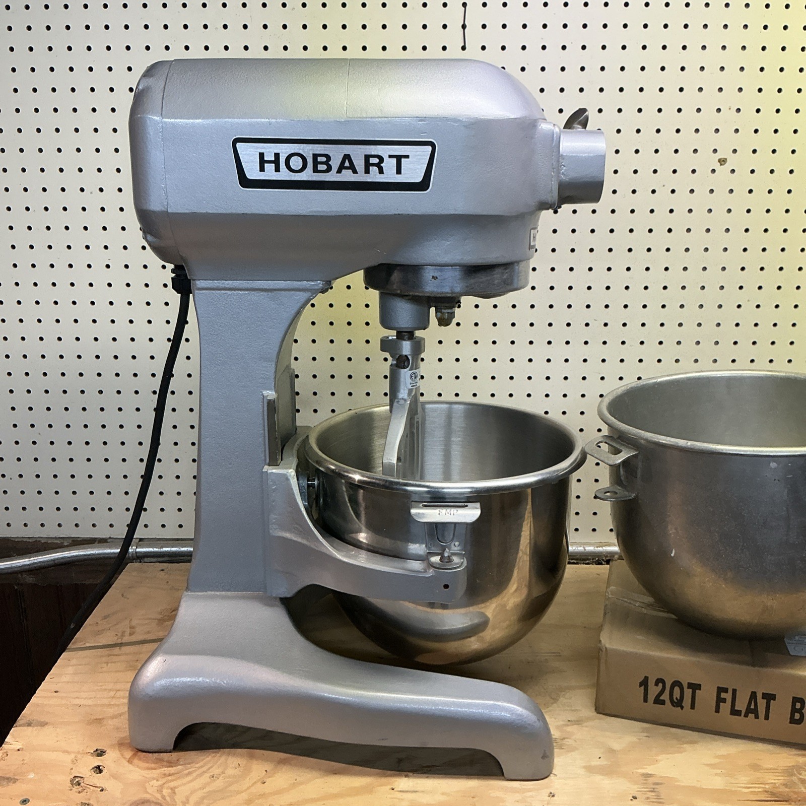 HOBART 12 Quart Mixer A120 W/ Bowl, Paddle, Whisk - 1PH - Watch Video HOBART 12 Quart Mixer A120 W/ Bowl, Paddle, Whisk - 1PH - Watch Video
