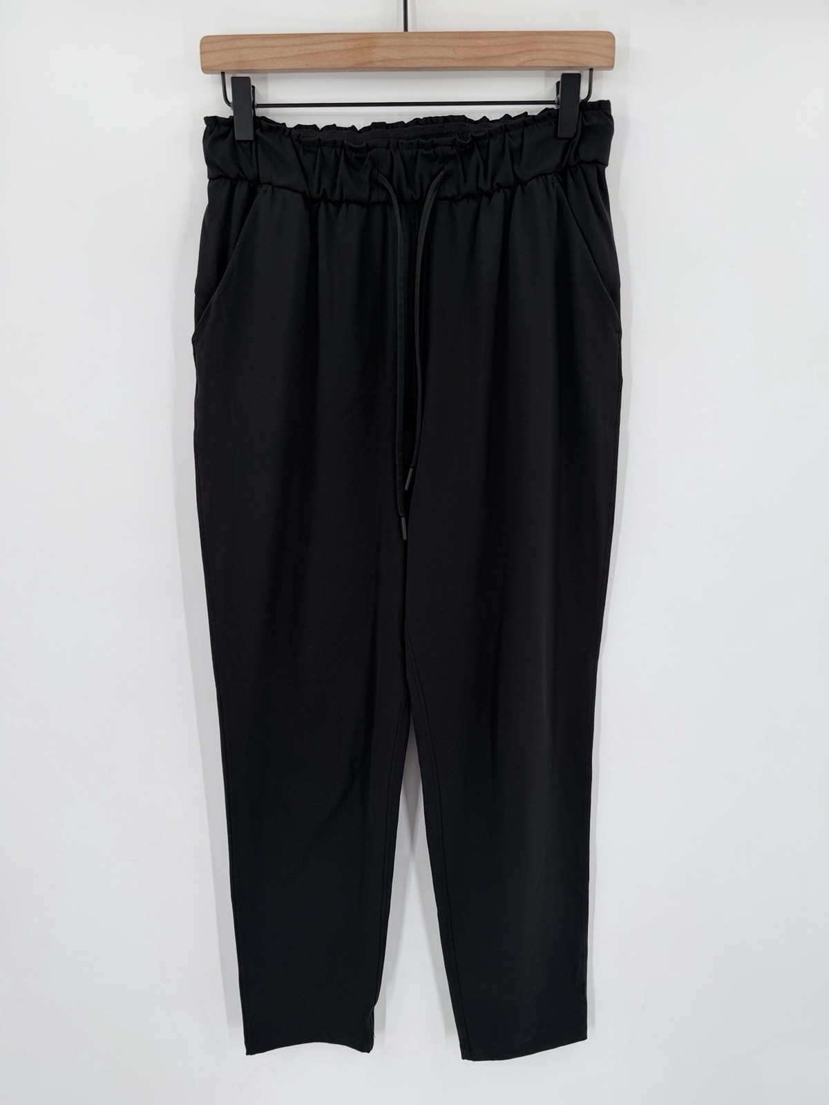 Lululemon On The Fly Pants Black Luxtreme Performance Stretch Women’s Size 6 Lululemon On The Fly Pants Black Luxtreme Performance Stretch Women’s Size 6