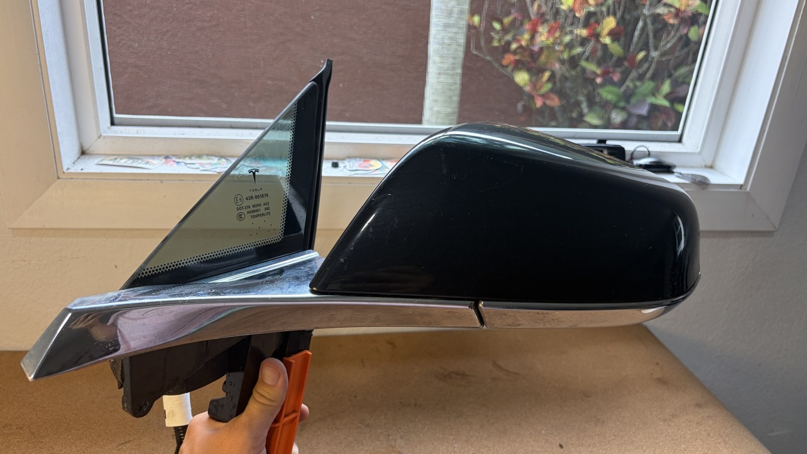 12-20 Tesla Model S Left Driver Door Mirror Quarter Glass Black OEM 1041317-00