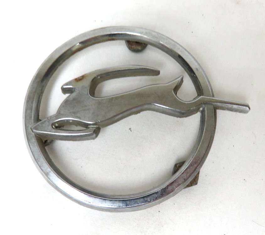 1963 Chevrolet Chevy Impala Quarter Panel Emblem 4877314 Round bolt on 1963 Chevrolet Chevy Impala Quarter Panel Emblem 4877314 Round bolt on