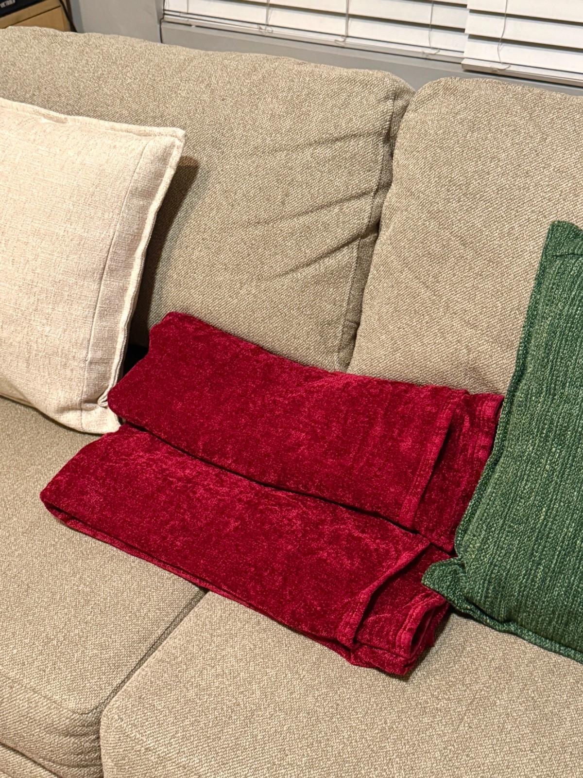 Vintage Ralph Lauren Red Chenille Blanket Bedspread 103x90 Made in USA Vintage Ralph Lauren Red Chenille Blanket Bedspread 103x90 Made in USA