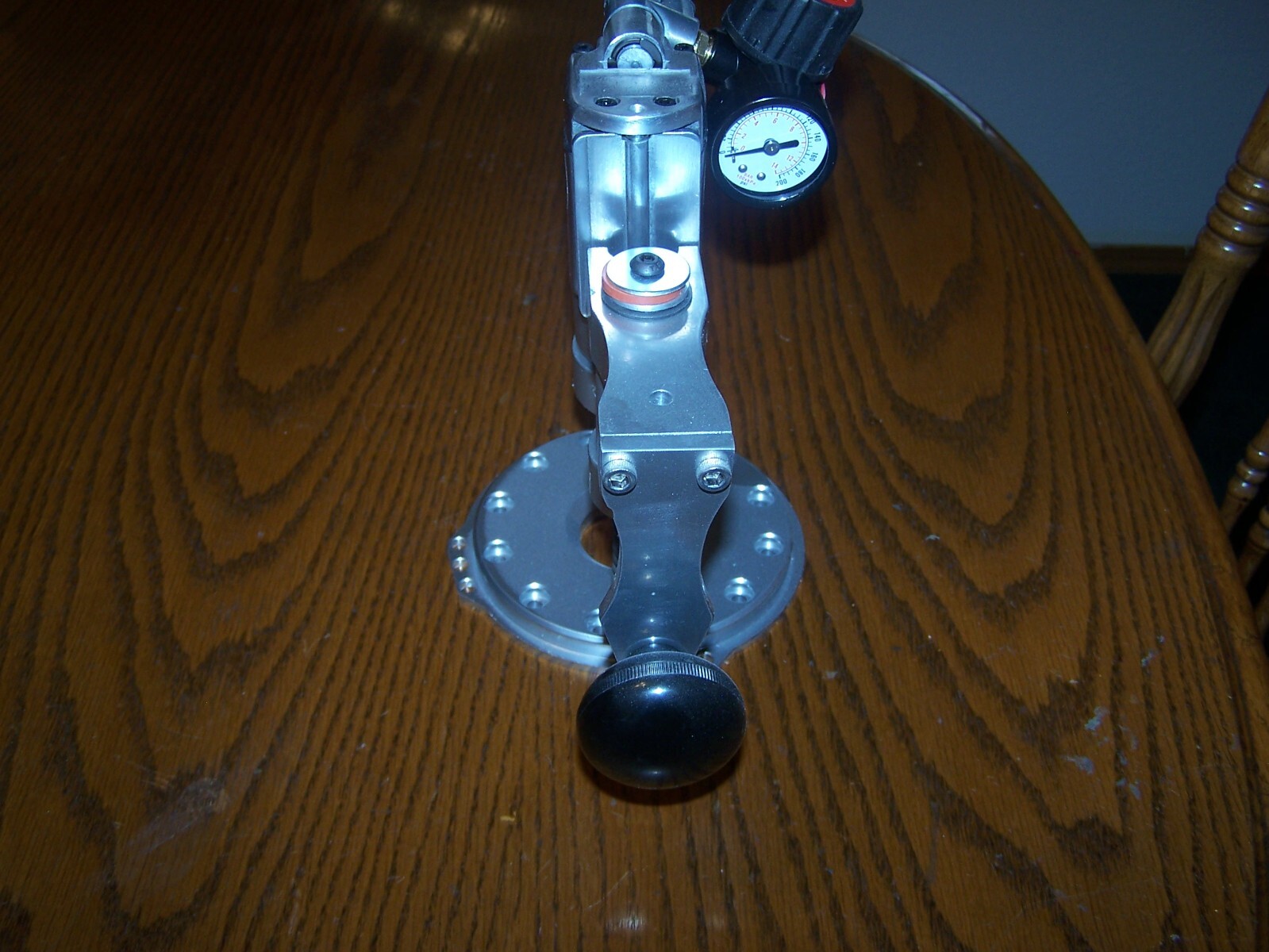 Power Draw Bar for Bridgeport & Import mills comes with a air pressure regulator