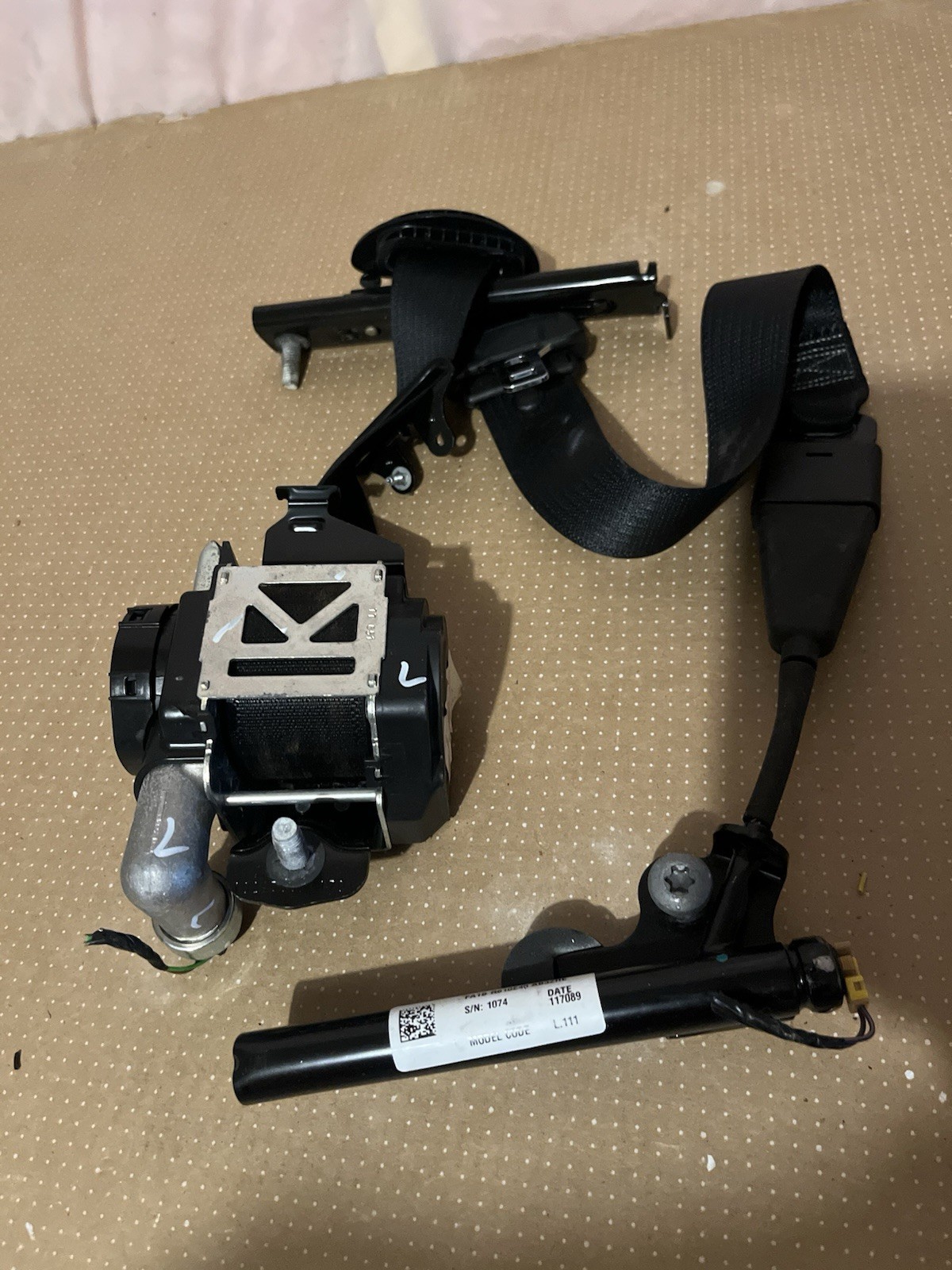 \'16-\'18 LINCOLN MKX Front Seat Belt Driver Side Left Retractor black OEM