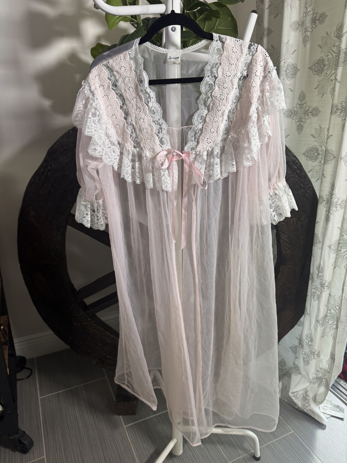 Vtg 70s Bernette Pink Sheer Nylon Peignoir Robe Lace Ruffle Ribbon Size XX XL