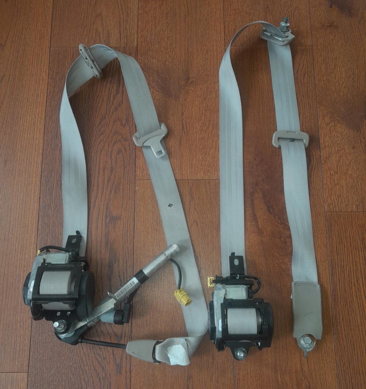2011-2017 Honda Odyssey Seat Belt Retractors Front Left + Right Pair Greige OEM