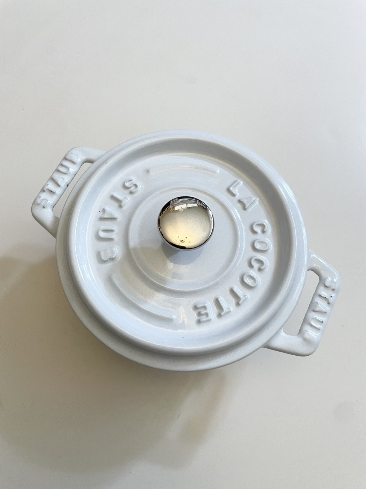 RARE, DISCONTINUED NWOB STAUB PURE WHITE MINI CAST IRON COCOTTE ROUND 0.25QT 10 RARE, DISCONTINUED NWOB STAUB PURE WHITE MINI CAST IRON COCOTTE ROUND 0.25QT 10
