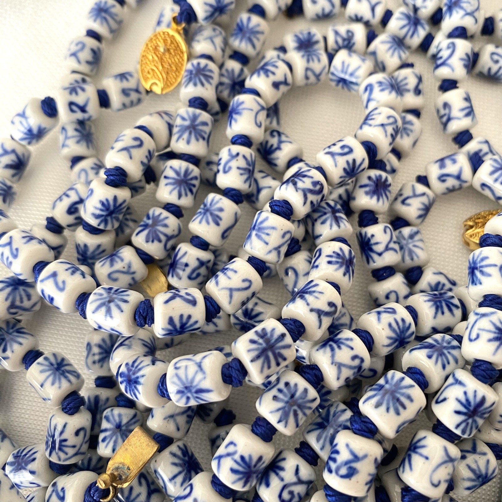 Vtg Hand Painted Porcelain Bead Necklace Gold Clasp Hand-Knotted 24\ Vtg Hand Painted Porcelain Bead Necklace Gold Clasp Hand-Knotted 24\