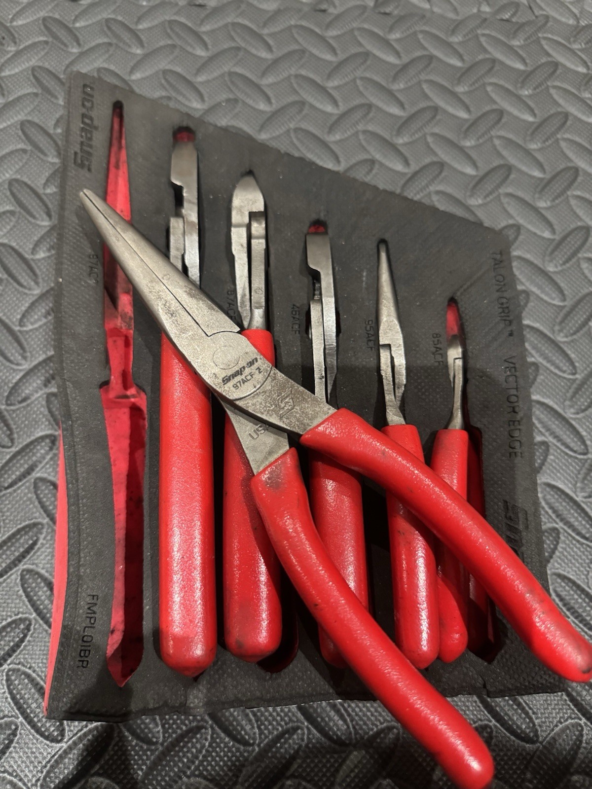 USED Snap-on Tools PL600ES1FR 6 Piece Essential Pliers Red Foam Set USA USED Snap-on Tools PL600ES1FR 6 Piece Essential Pliers Red Foam Set USA