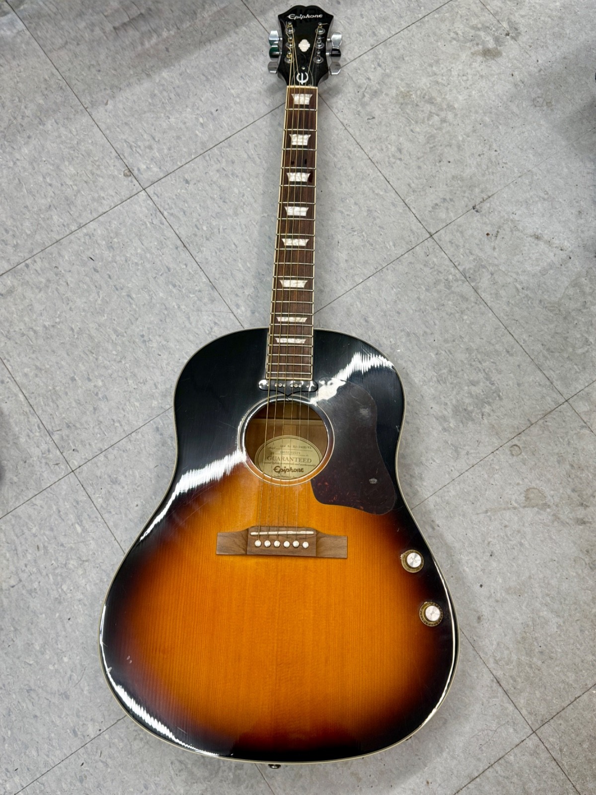 Epiphone EJ-160E VS John Lennon Model Limited Edition Guitar Vintage Sunburst Epiphone EJ-160E VS John Lennon Model Limited Edition Guitar Vintage Sunburst