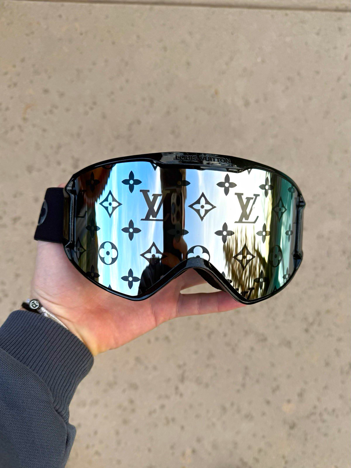 Louis Vuitton Ski Goggles Mirrored Silver Lens Black Frame UV400 Ski/Snow Louis Vuitton Ski Goggles Mirrored Silver Lens Black Frame UV400 Ski/Snow