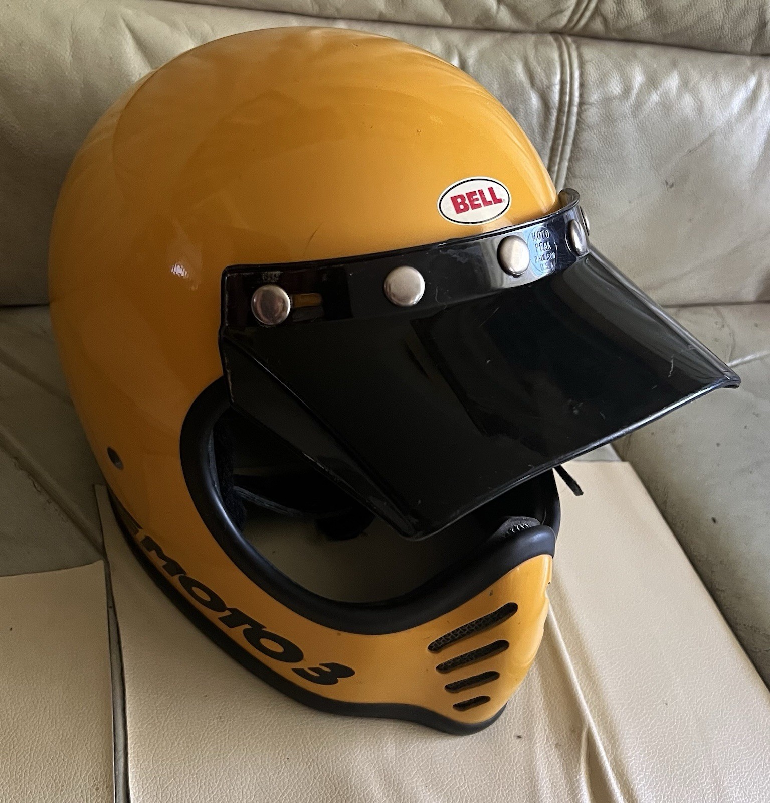 Vintage 1975 Bell Star Moto 3 Yellow Motorcycle Helmet Size 7 1/8 Vintage 1975 Bell Star Moto 3 Yellow Motorcycle Helmet Size 7 1/8