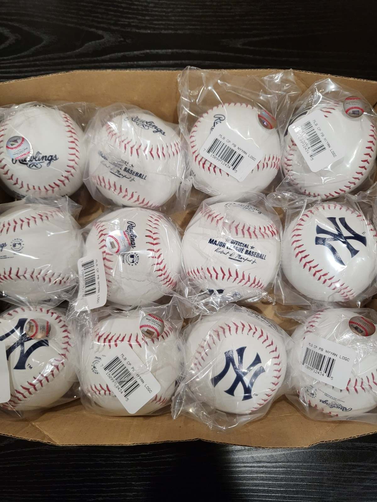 RAWLINGS OFFICIAL NY YANKEE BASEBALLS 2025 (1) DOZEN - MANFRED RAWLINGS OFFICIAL NY YANKEE BASEBALLS 2025 (1) DOZEN - MANFRED