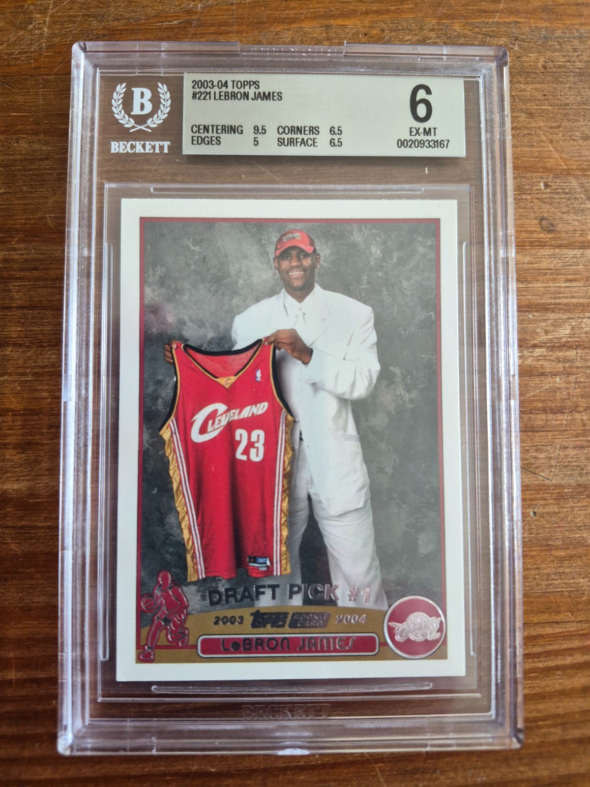 2003-04 Topps - Draft Pick LeBron James #221 1st Edition (RC).