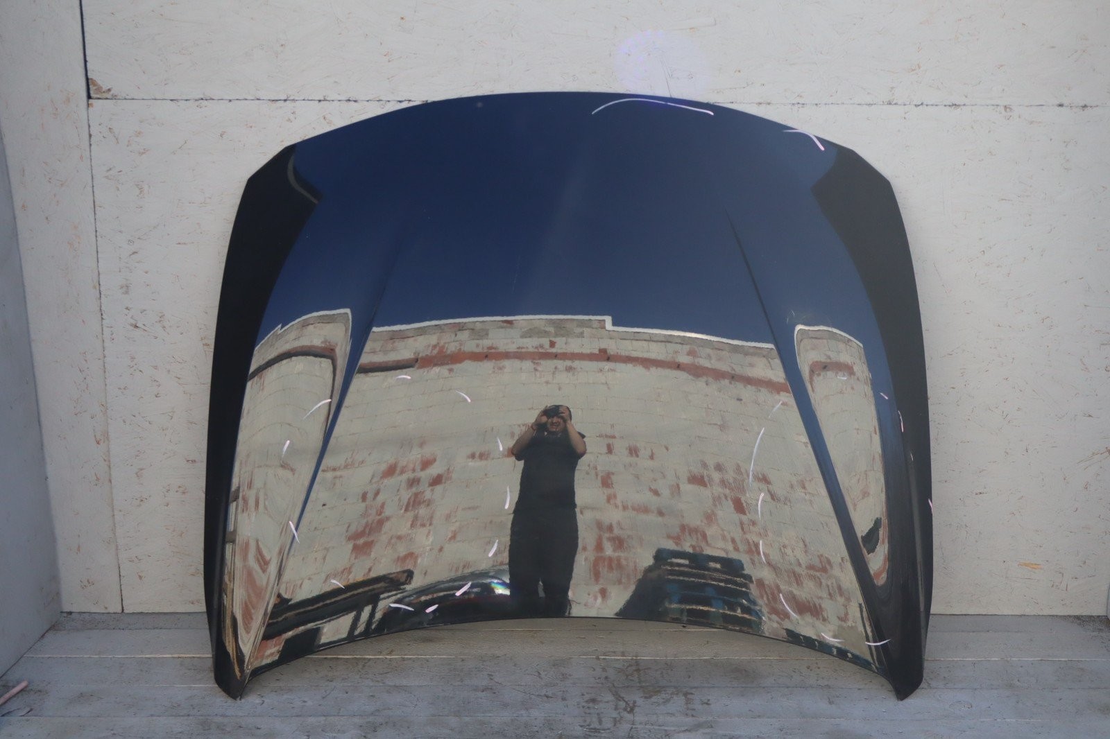 2013-2018 BMW 320i xDrive Front Hood Bonnet Shell Cover Panel OEM 2013-2018 BMW 320i xDrive Front Hood Bonnet Shell Cover Panel OEM