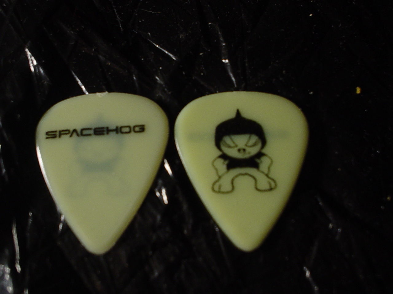 SPACEHOG Band RaRe 1996 Resident Alien Tour Concert Stage GUITAR PICK Space Hog SPACEHOG Band RaRe 1996 Resident Alien Tour Concert Stage GUITAR PICK Space Hog