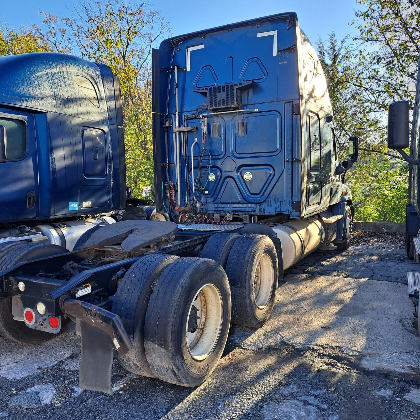 2013 Freightliner Cascadia truck