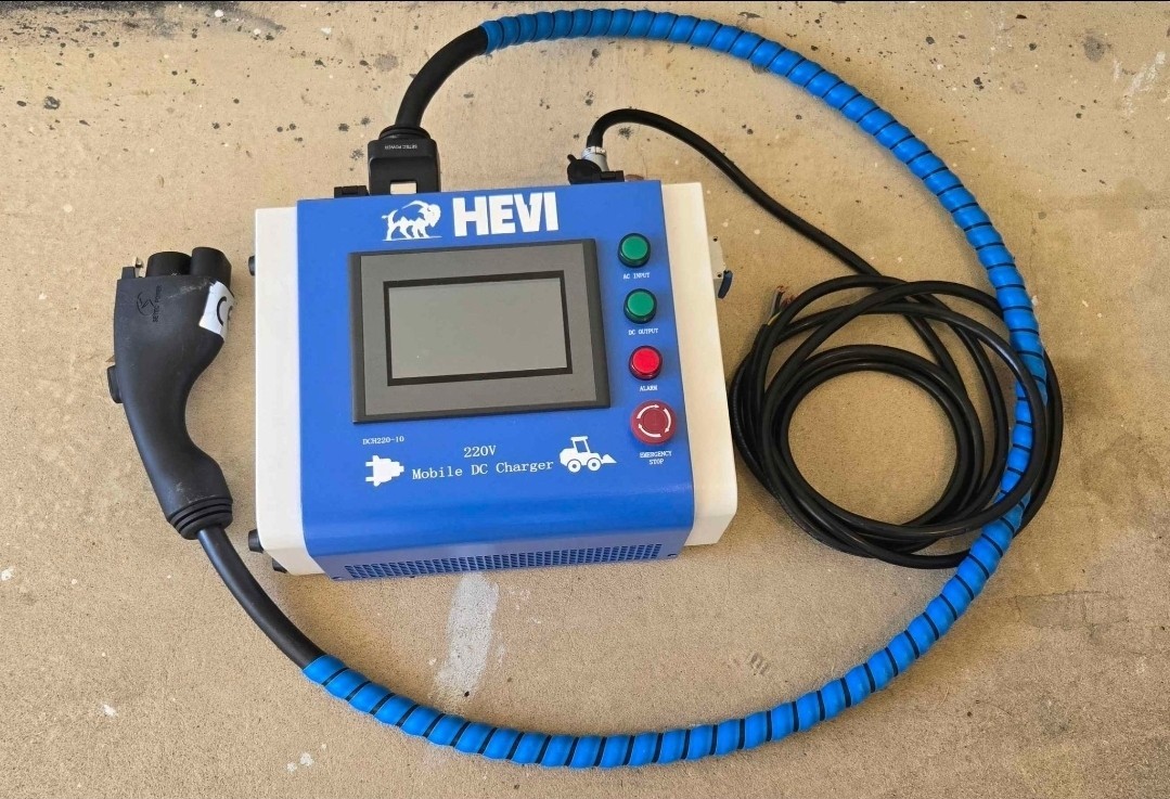 HEVI DCH220-10 Mobile DC Charger 220V 10kW CCS1 Electric Heavy Equipment Blue