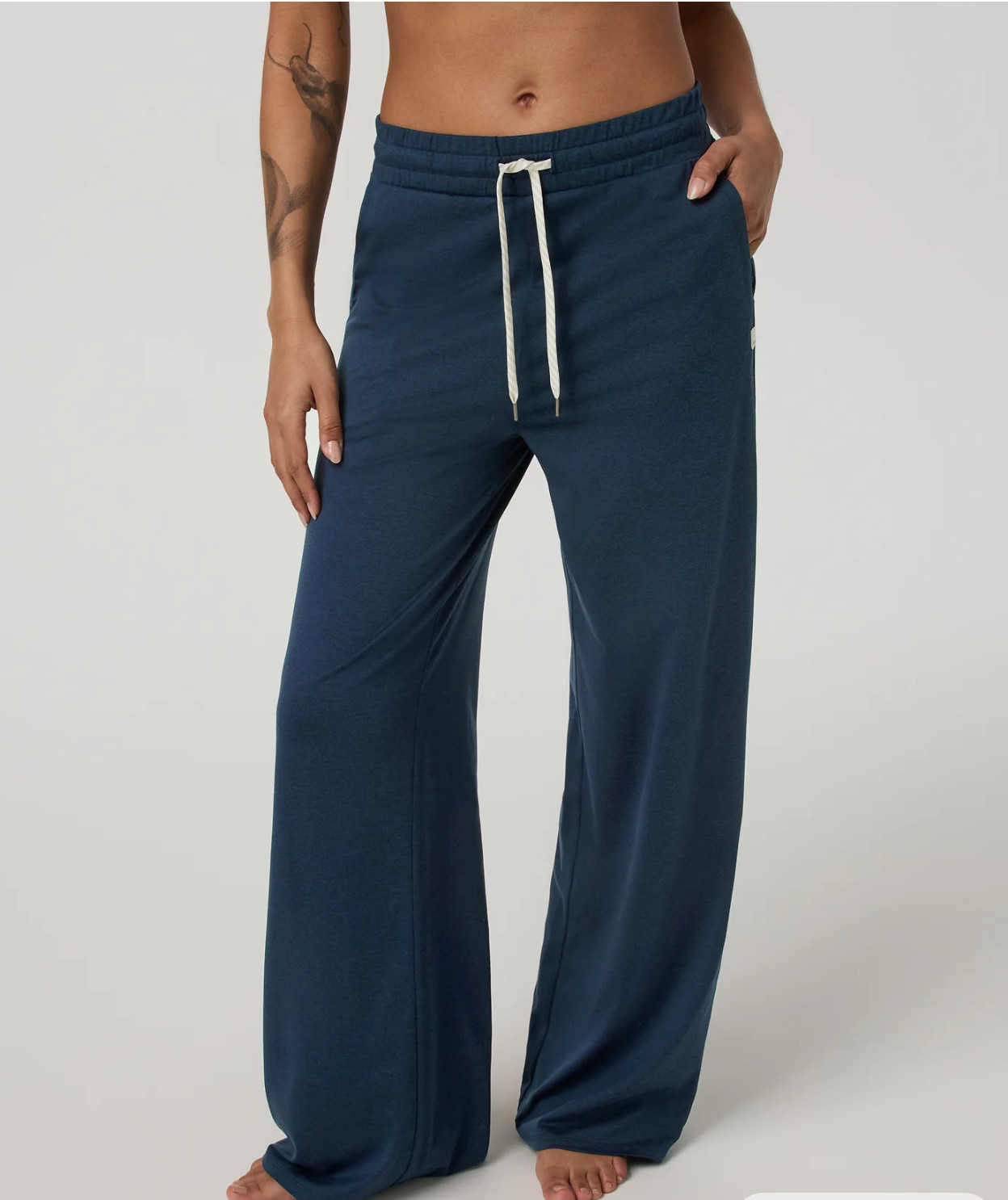 NWT Vuori Halo Essential Wideleg Pants Blue Coast Heather Women\'s M- never worn