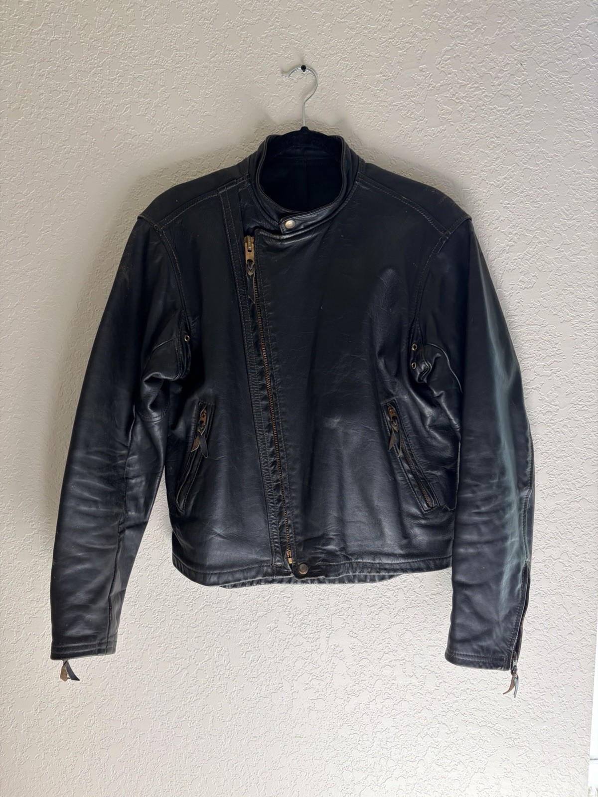 Langlitz Cascade 1970s Vintage Leather Biker Jacket with Asymmetrical Zip Langlitz Cascade 1970s Vintage Leather Biker Jacket with Asymmetrical Zip