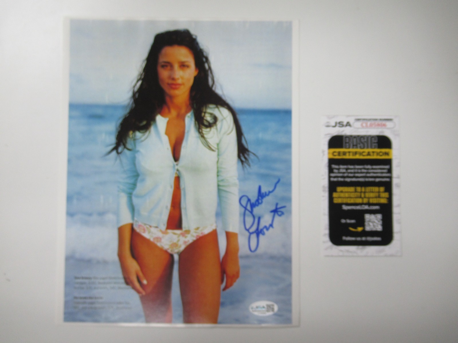 Shoshanna Lonstein Signed Autograph 8 x 10 Photo Shoshanna Lonstein Signed Autograph 8 x 10 Photo