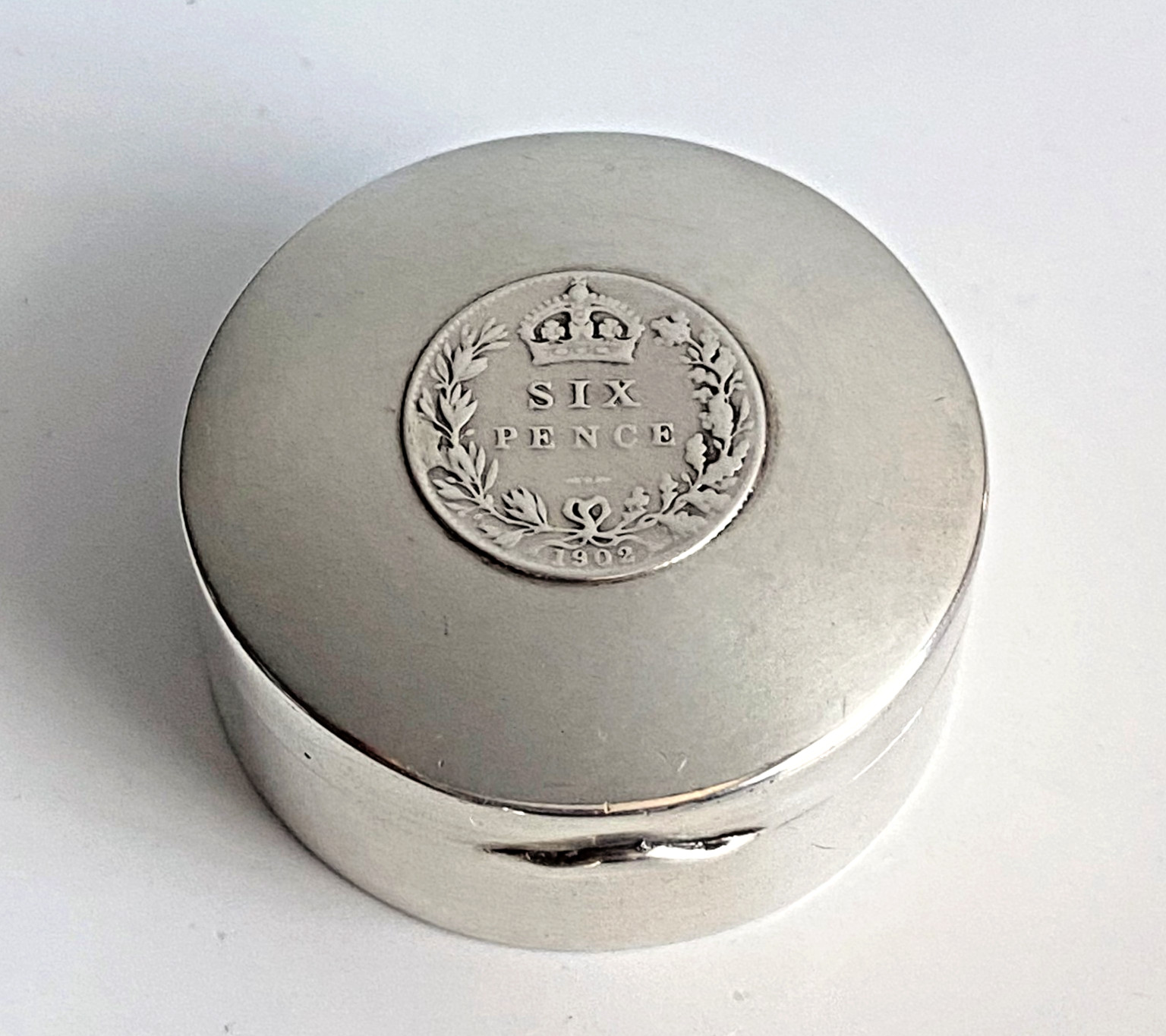 Antique 1901 Deakin Francis Silver Pill Box Inset 1902 Sixpence Jermyn Street