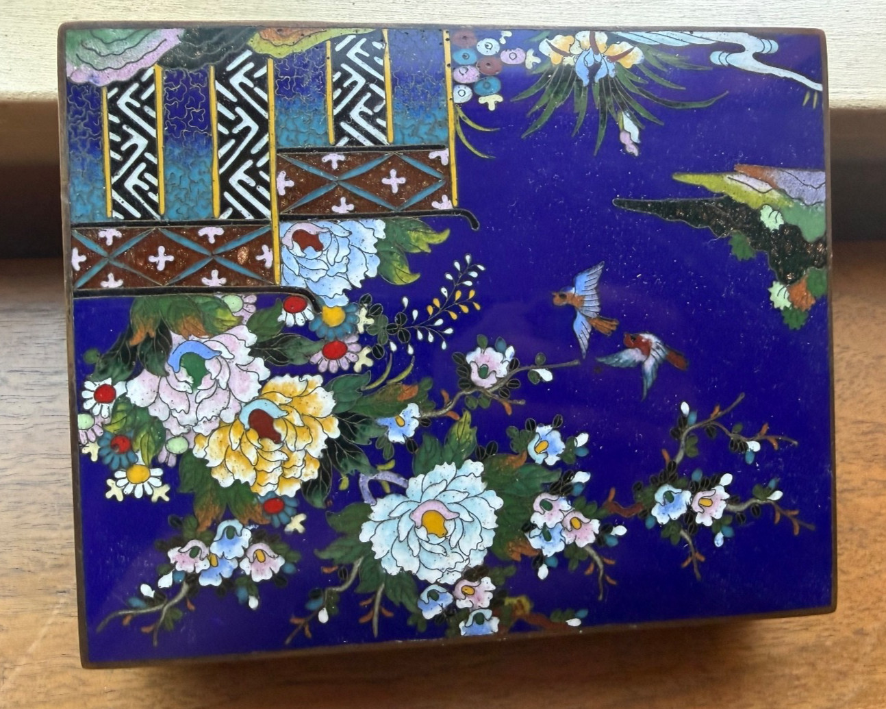 ANTIQUE JAPANESE CLOISONNE BLUE GOLD BOX WITH BIRDS FLOWERS MEIJI PERIOD