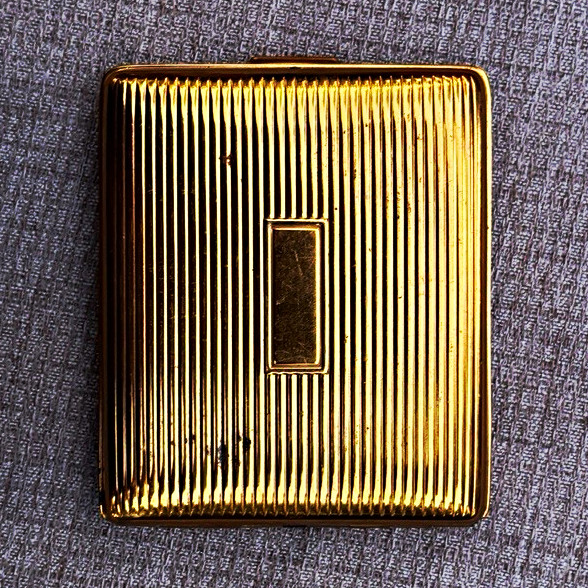 Vintage Evan’s Gold Tone Ribbed Metal Cigarette Case
