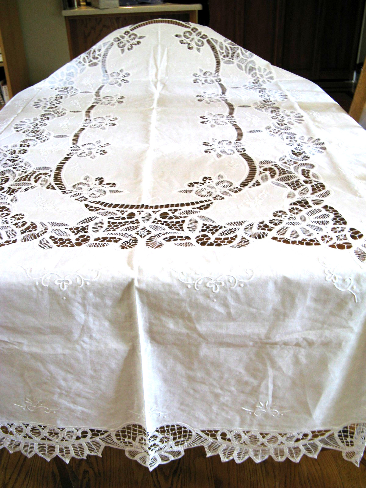 exquisite Vintage Linen Cut Work Battenberg Tape Lace 104 x 66