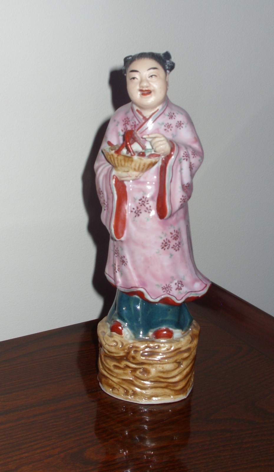 Vtg Chinese Porcelain Female Figure Republic Period Woman Holding Basket Vtg Chinese Porcelain Female Figure Republic Period Woman Holding Basket