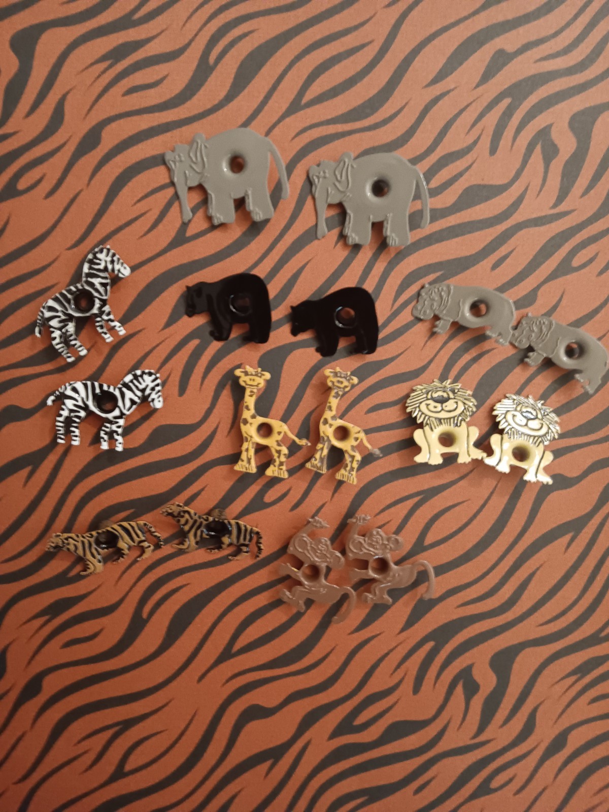 16 Zoo Eyelets 1/8 \ 16 Zoo Eyelets 1/8 \
