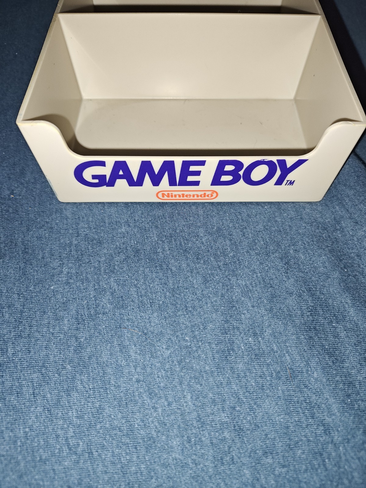 ULTRA RARE VINTAGE NINTENDO GAME BOY HARD PLASTIC DISPLAY CASE ULTRA RARE VINTAGE NINTENDO GAME BOY HARD PLASTIC DISPLAY CASE