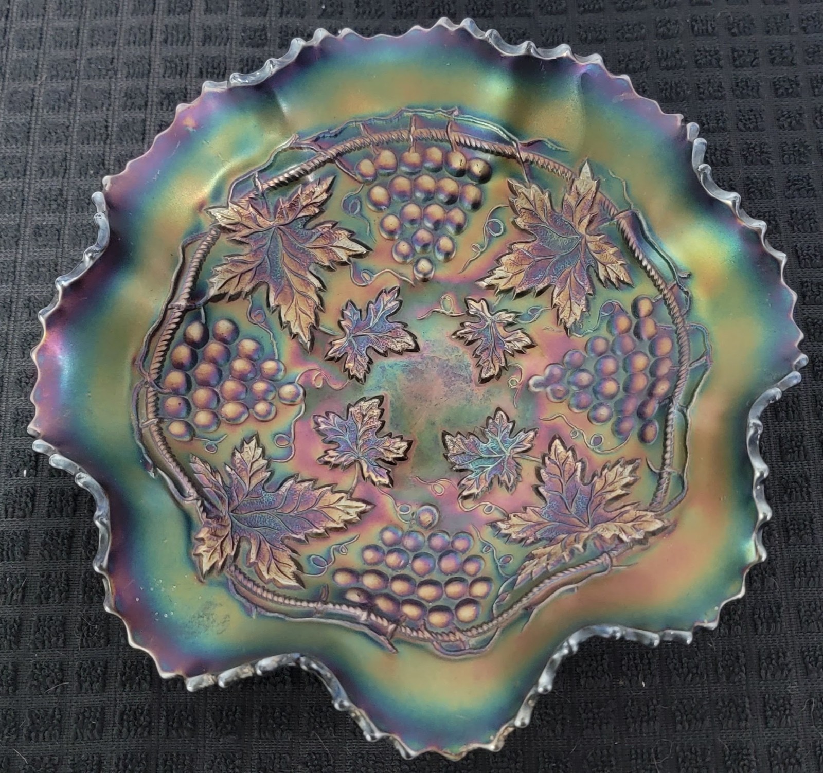 • Antique Northwood Grape and Cable Amethyst Carnival Glass Bowl 8.5\ • Antique Northwood Grape and Cable Amethyst Carnival Glass Bowl 8.5\
