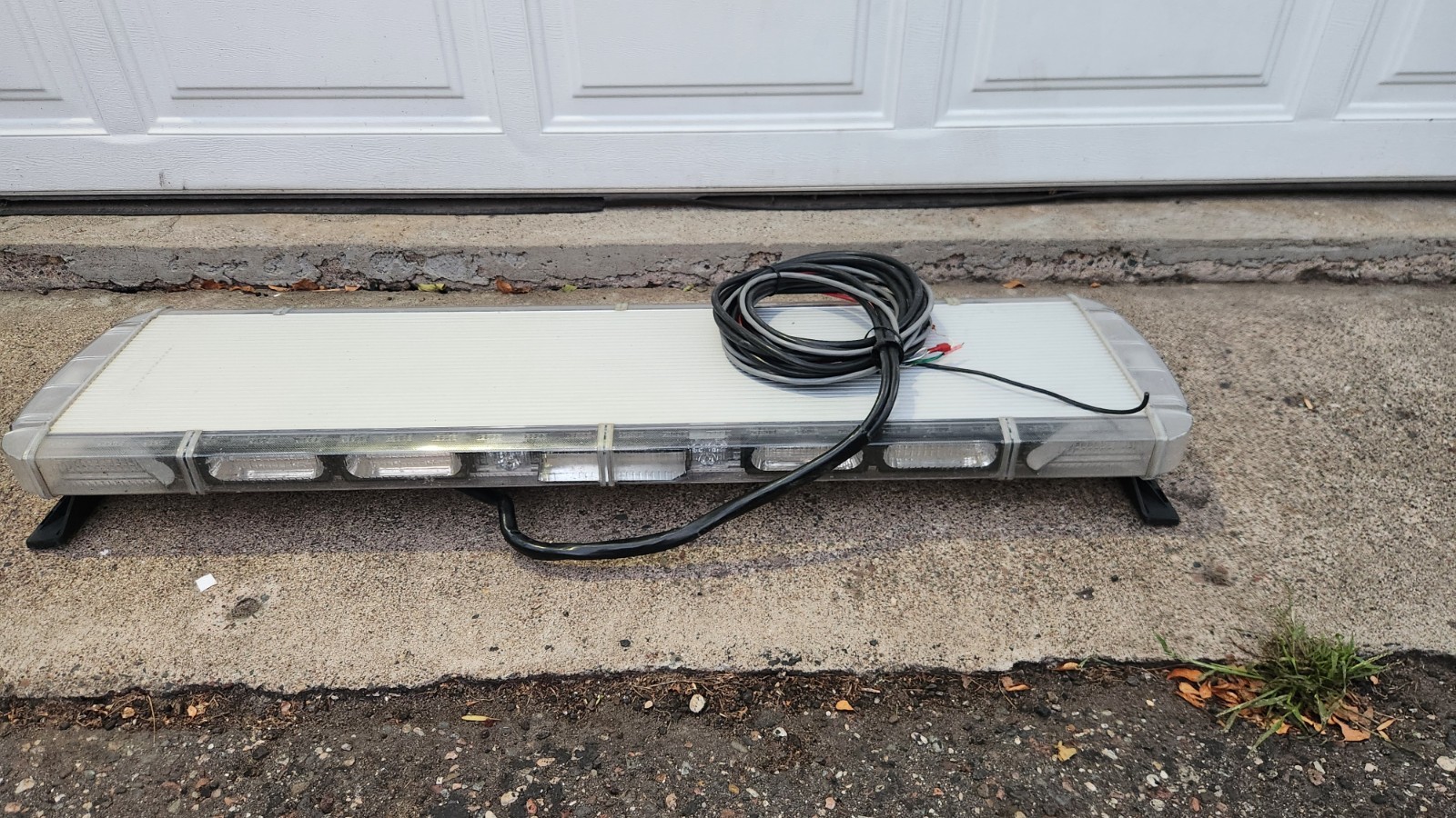 Whelen Utility Light Bar Model SL8RRBB - Untested Whelen Utility Light Bar Model SL8RRBB - Untested