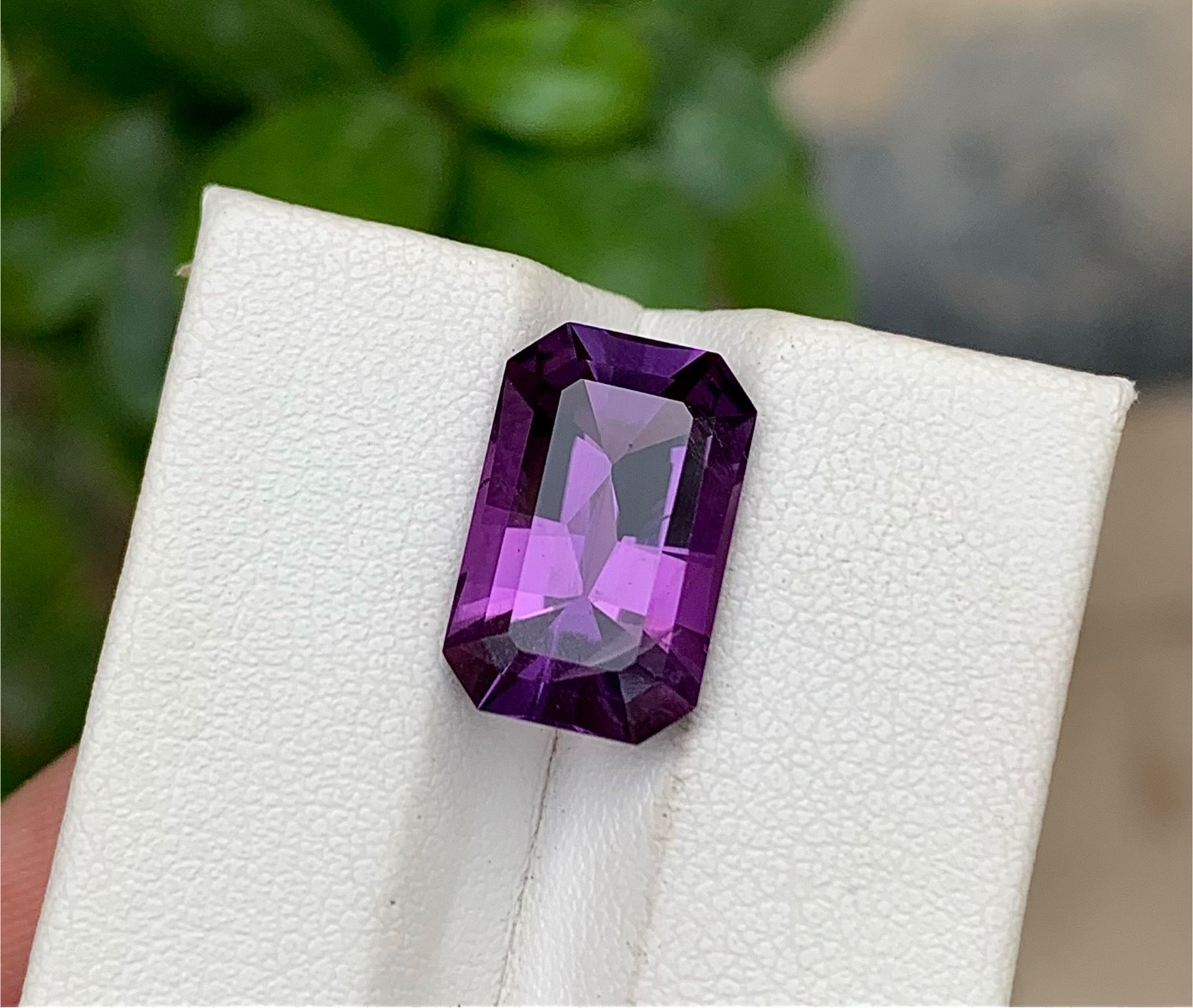 5.55 Carat Natural Purple Amethyst Loose gemstone From Africa