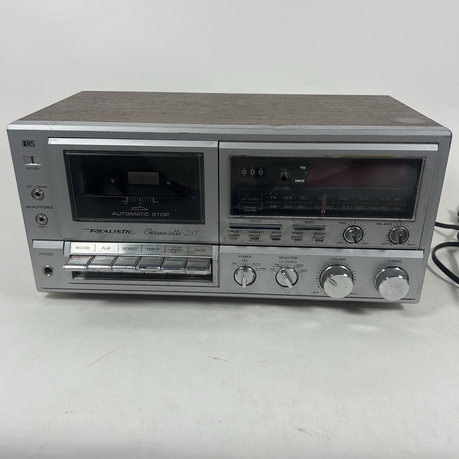 Vintage Realistic Chronosette 237 AM/FM Cassette Clock Radio Model 12-1543 Vintage Realistic Chronosette 237 AM/FM Cassette Clock Radio Model 12-1543