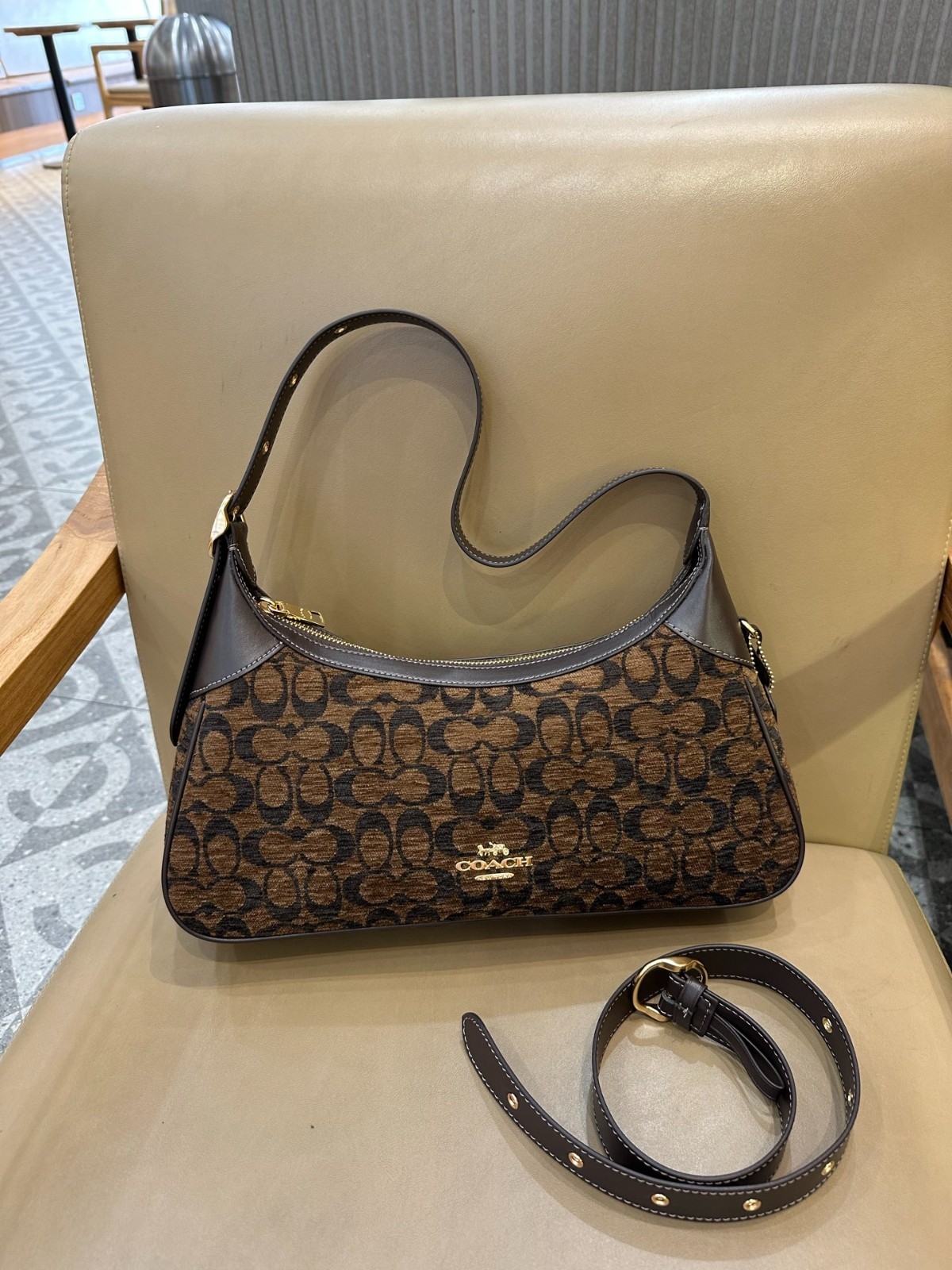 Coach Ella 35 Brown Leopard Velour Hobo Shoulder & Crossbody Bag Coach Ella 35 Brown Leopard Velour Hobo Shoulder & Crossbody Bag