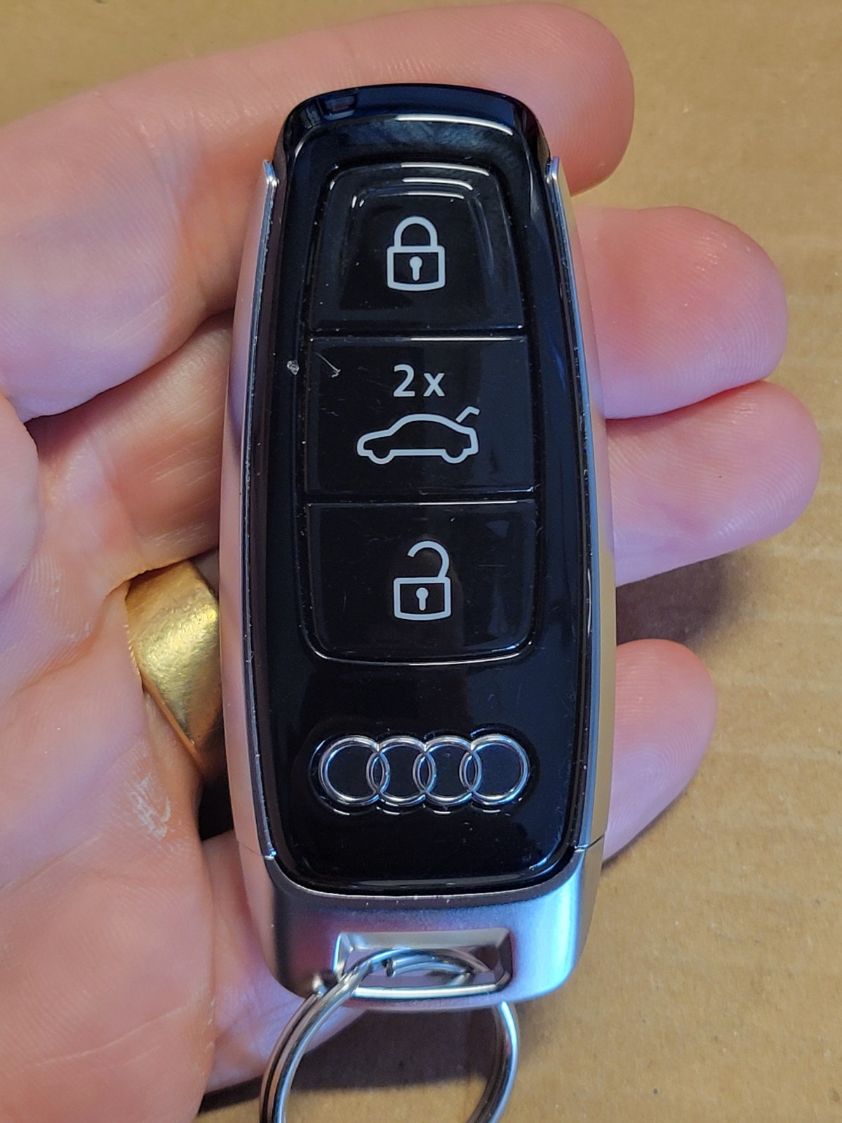OEM AUDI Q7 Q8 4N0.959.754.AM 4 BUTTON KEYLESS SMART FOB FCC ID:IYZ-AK2 OEM AUDI Q7 Q8 4N0.959.754.AM 4 BUTTON KEYLESS SMART FOB FCC ID:IYZ-AK2
