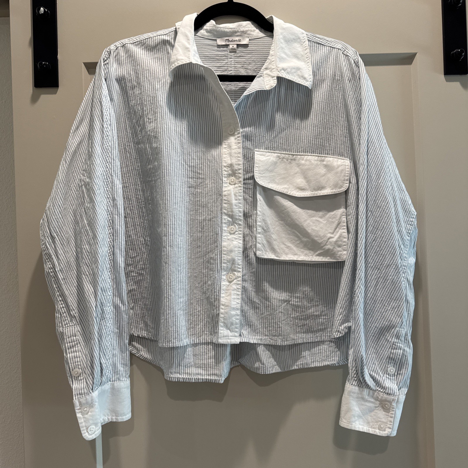 Madewell Flap Pocket cropped Button Up Poplin Blue/white, Size M Madewell Flap Pocket cropped Button Up Poplin Blue/white, Size M