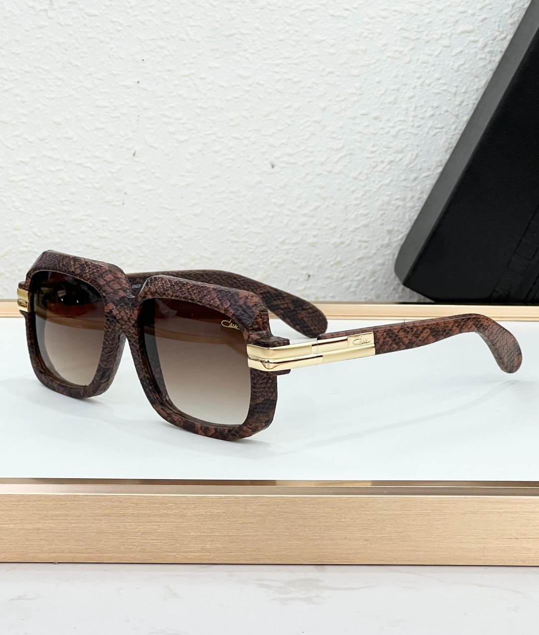 Cazal Style Unisex Sunglasses - MODEL: MOD607 - SIZE: 56口18 140 Cazal Style Unisex Sunglasses - MODEL: MOD607 - SIZE: 56口18 140