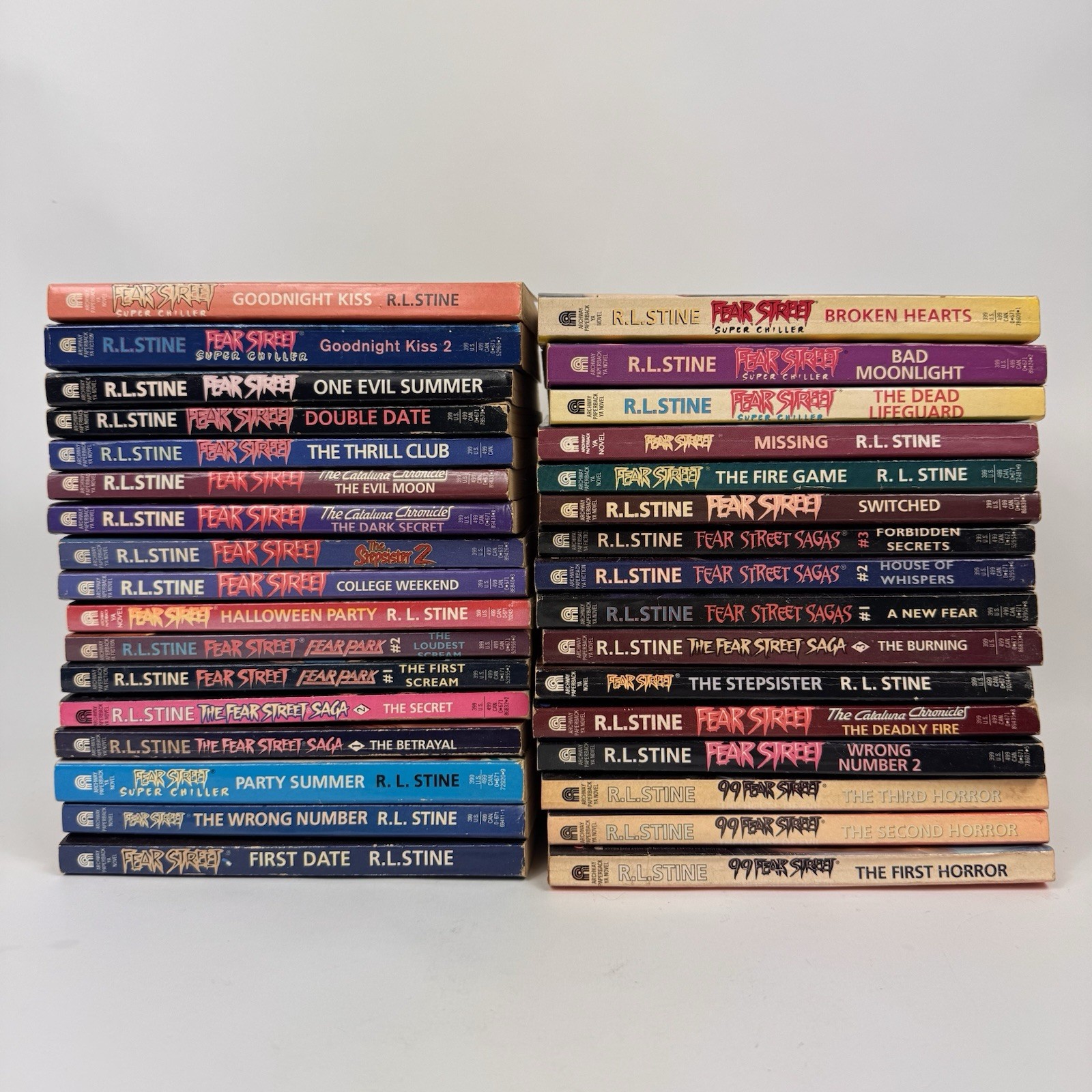 R.L. Stine Fear Street 90s Vintage Paperback 33 Book Lot Sagas 99 Super Chill R.L. Stine Fear Street 90s Vintage Paperback 33 Book Lot Sagas 99 Super Chill